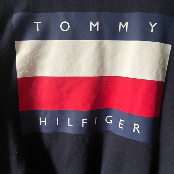 Tommy Hilfiger Logo Sweatshirt - Picture 3 of 3